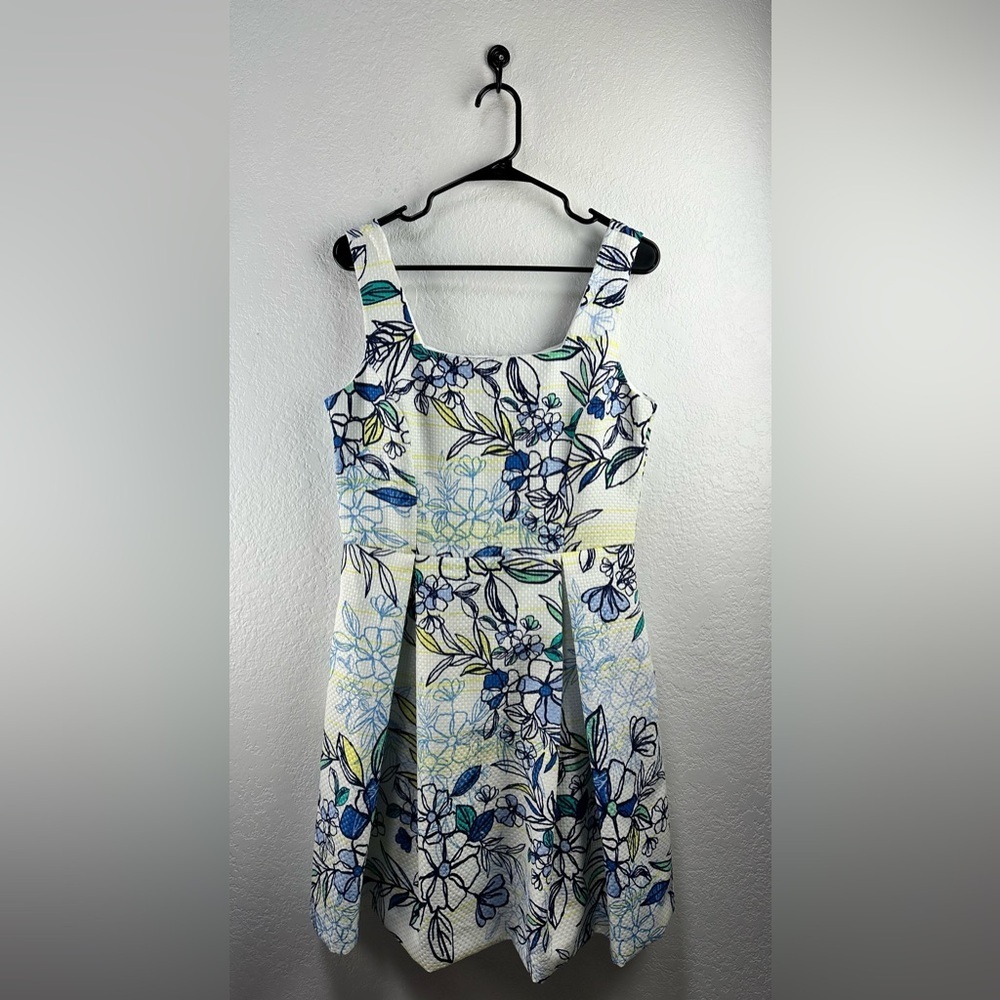 Danny and Nicole White and Blue Floral Dress With Pockets Size 12 NC0394